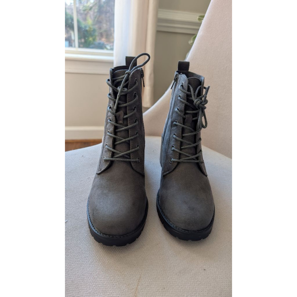 Women's Market & Spruce Gray Lace Up Boots Size 6.5